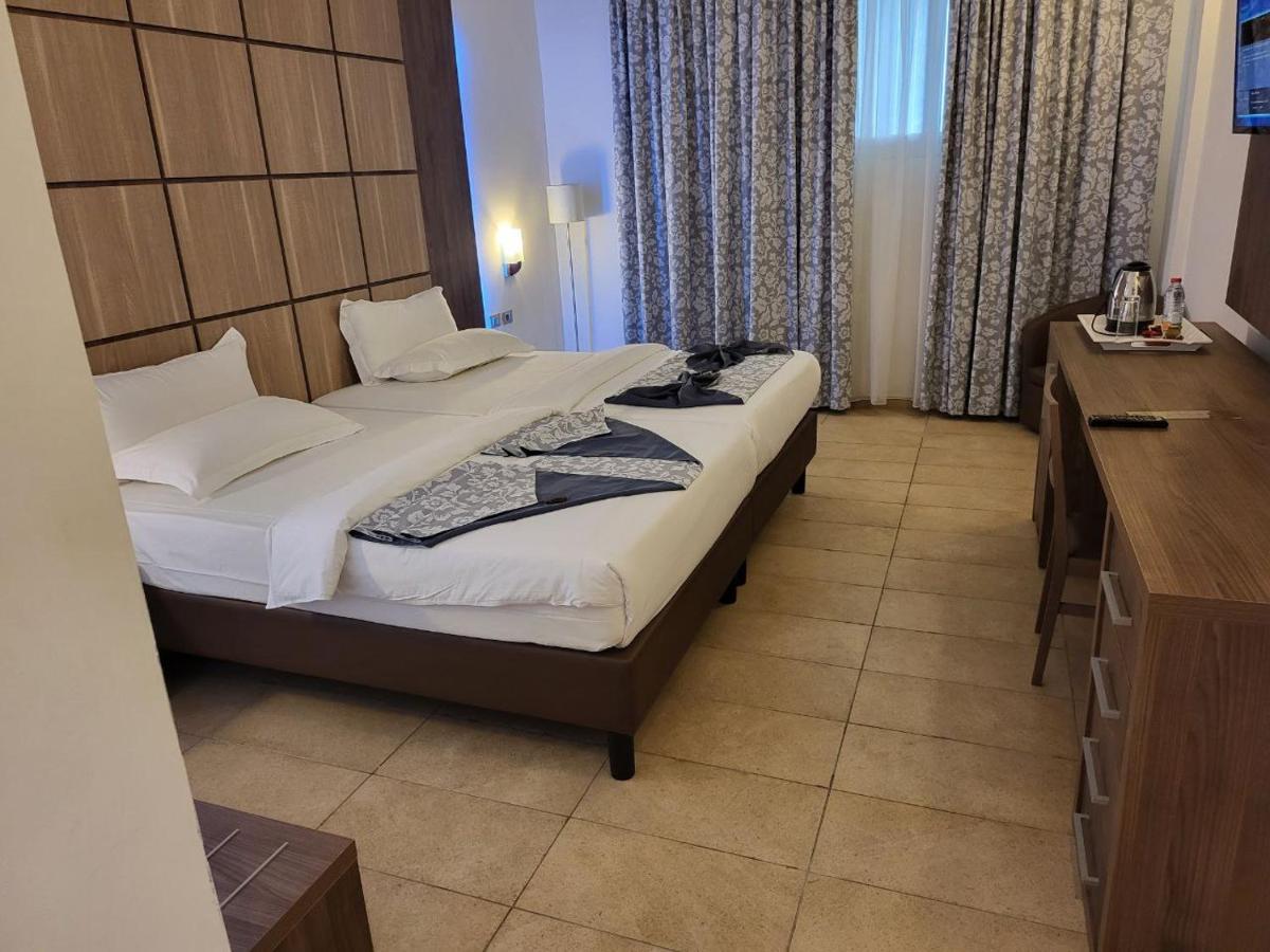 Hotel Franco Yaoundé Екстериор снимка