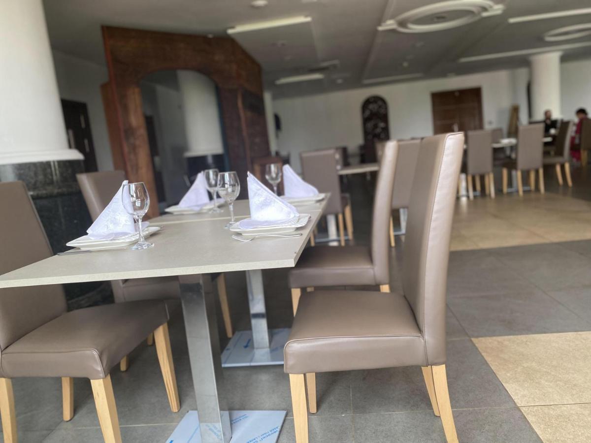 Hotel Franco Yaoundé Екстериор снимка