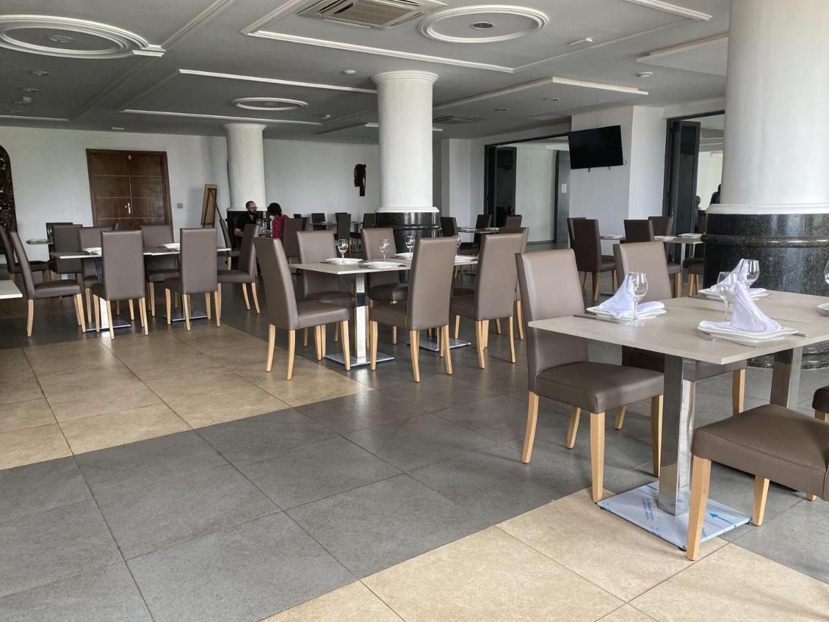 Hotel Franco Yaoundé Екстериор снимка