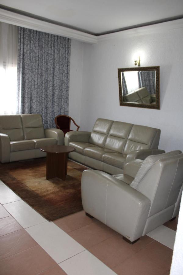 Hotel Franco Yaoundé Екстериор снимка