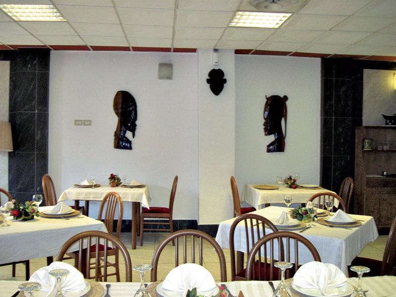 Hotel Franco Yaoundé Ресторант снимка